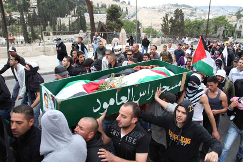 تشييع جثمان الشهيد الفتى ميلاد عياش بسلوان وسط إجراءات إسرائيلية مشددة 