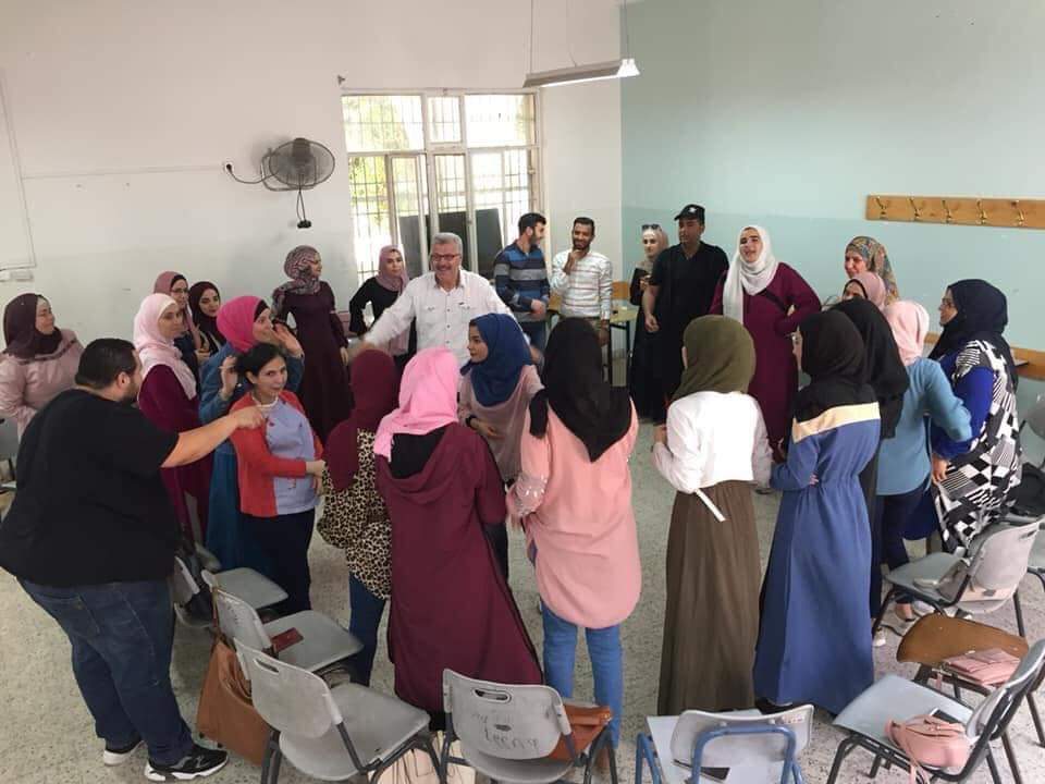 أكثر من مئتي منشط ومنشطة من متطوعي المؤسسات الشريكة مع مؤسسة الاشبال والزهرات تنهي مشاركتها في دورات اللجنة الوطنية للمخيمات الصيفية للعام 